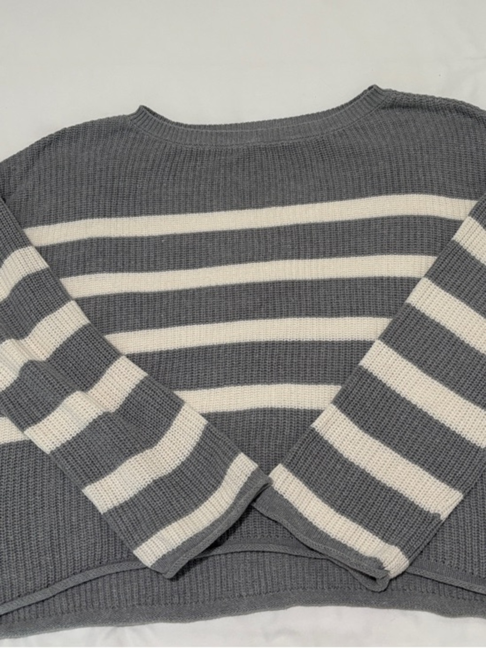 SO Gray & Cream Ribbed Knit Sweater - Picture 2 of 5